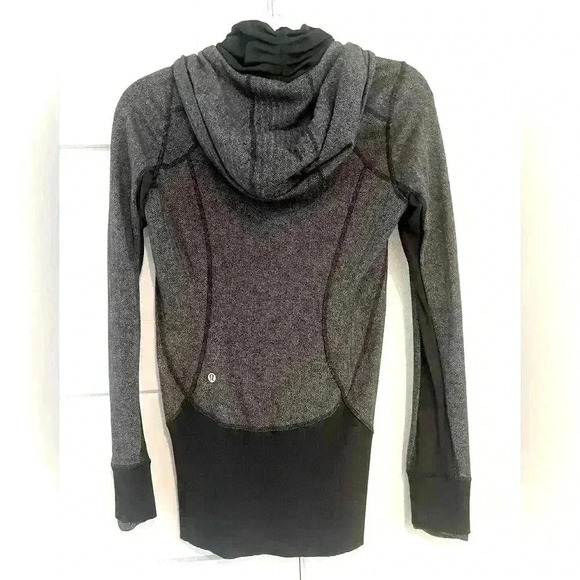 Lululemon Athletica Daily Practice Gray & Black Zip Up Hooded Jacket- Size 6 EUC - Picture 4 of 5
